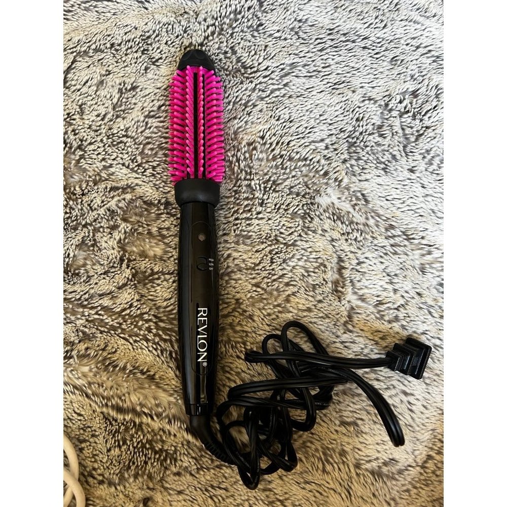 Revlon Pro Collection Heated Silicone Bristle Curl Brush Black - 1"